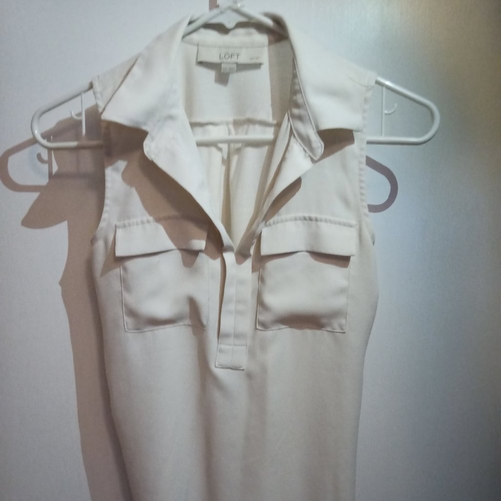 Sleeveless blouse